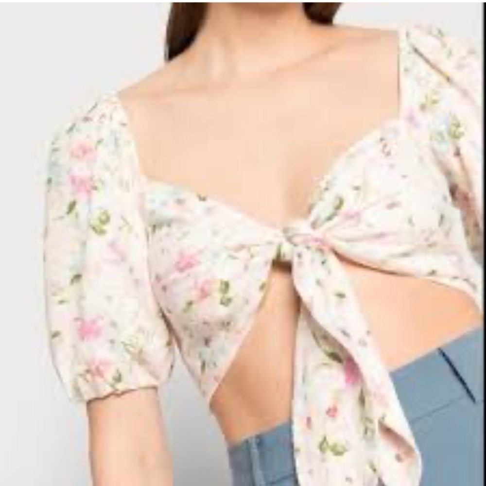 NWT Abercrombie & Fitch Floral Print Tie Front Crop Top Size Small